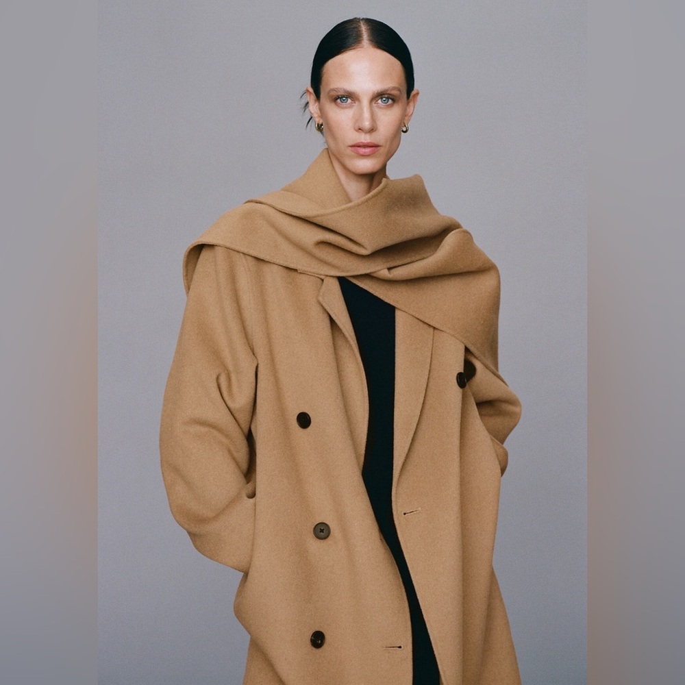 Mango Scarf wool coat
Size XS